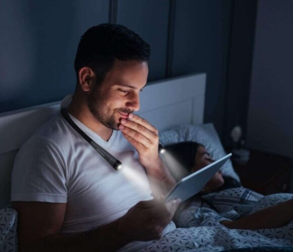 Best gifts ideas: Glocusent LED Neck Reading Light